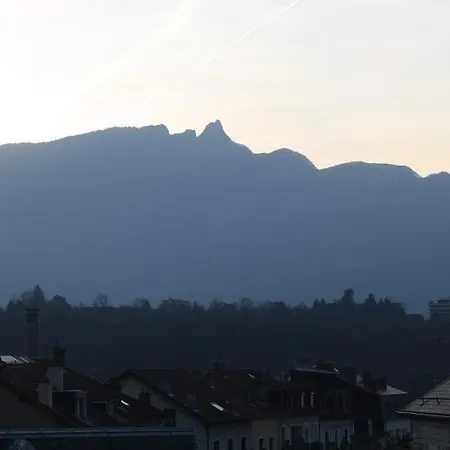 Les Meublés De La Mère Michaud